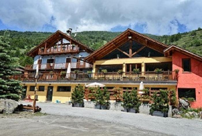 Villaggio Gofree Pragelato Exterior photo